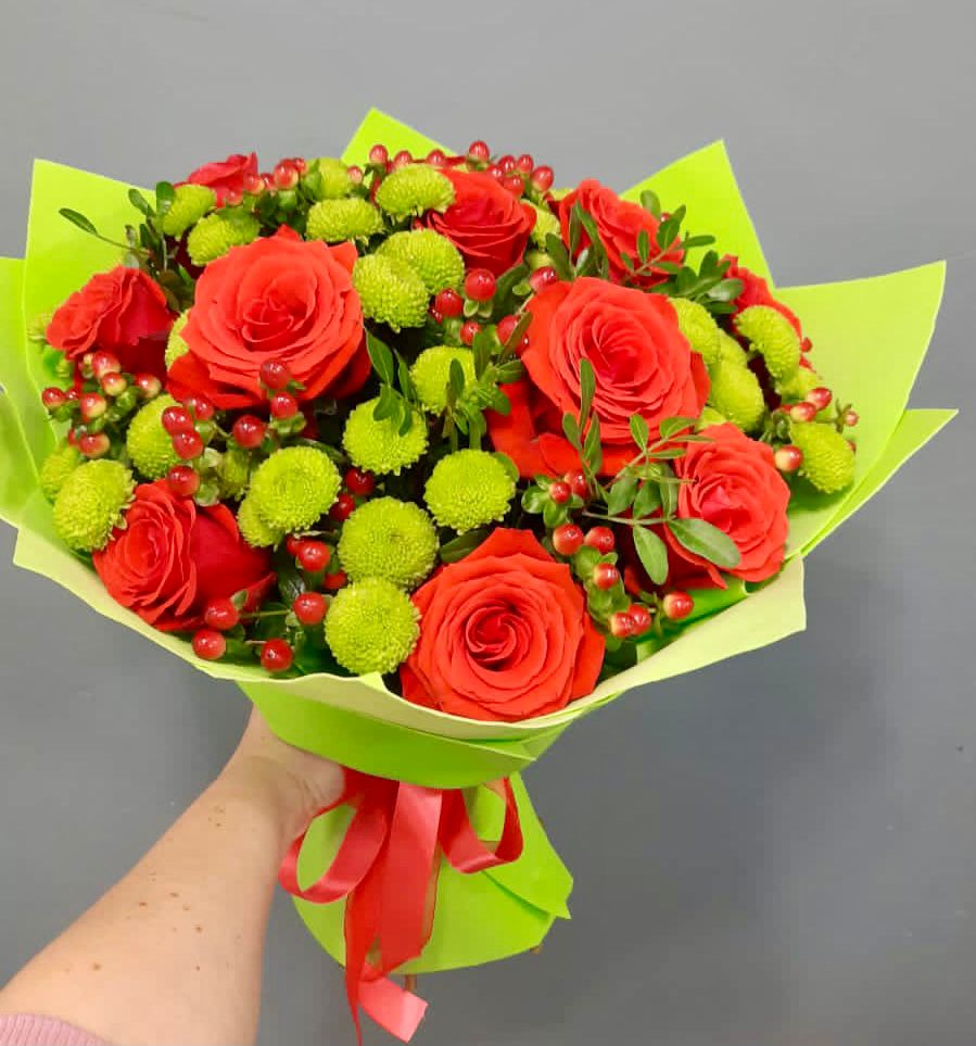 Букет цветов из: Хризантемы и Розы в Фенино