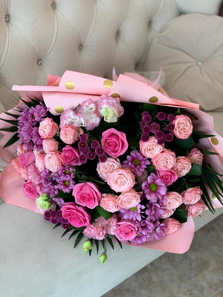 Букет цветов из: Хризантемы, Розы и Лизиантусы в Фенино