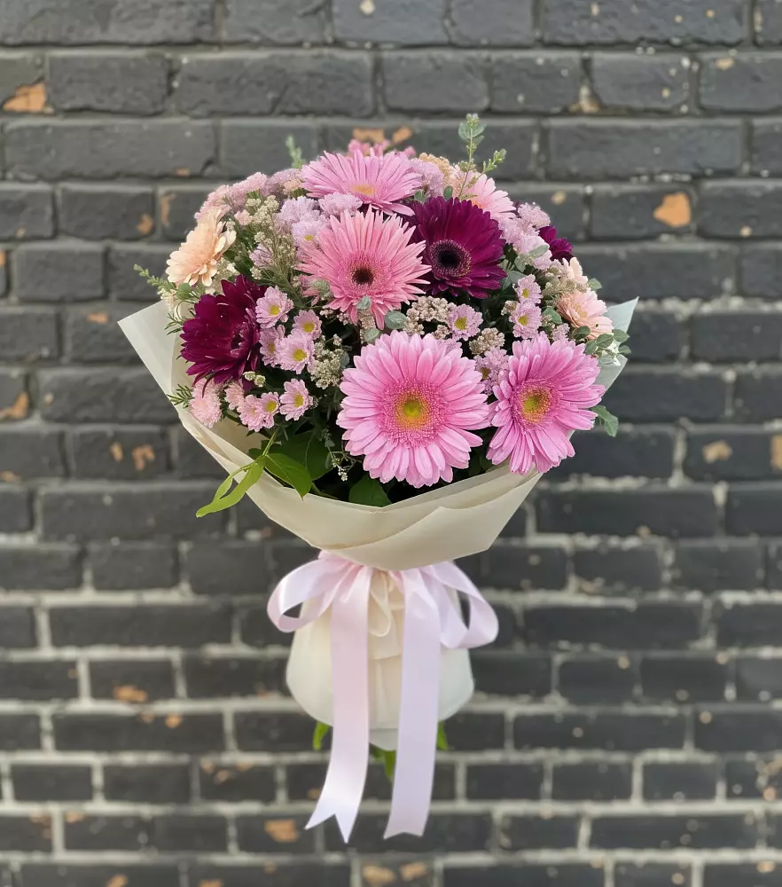 Букет цветов из: Герберы и Хризантемы в Фенино
