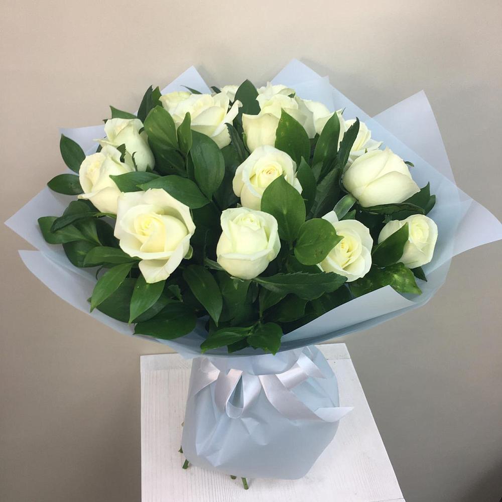 Букет 15 Белых роз Проуд в Фенино