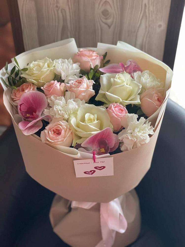 Букет цветов из: Орхидеи, Розы и Гвоздики в Фенино