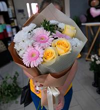 Букет цветов из:  Герберы, Розы и Хризантемы в Фенино