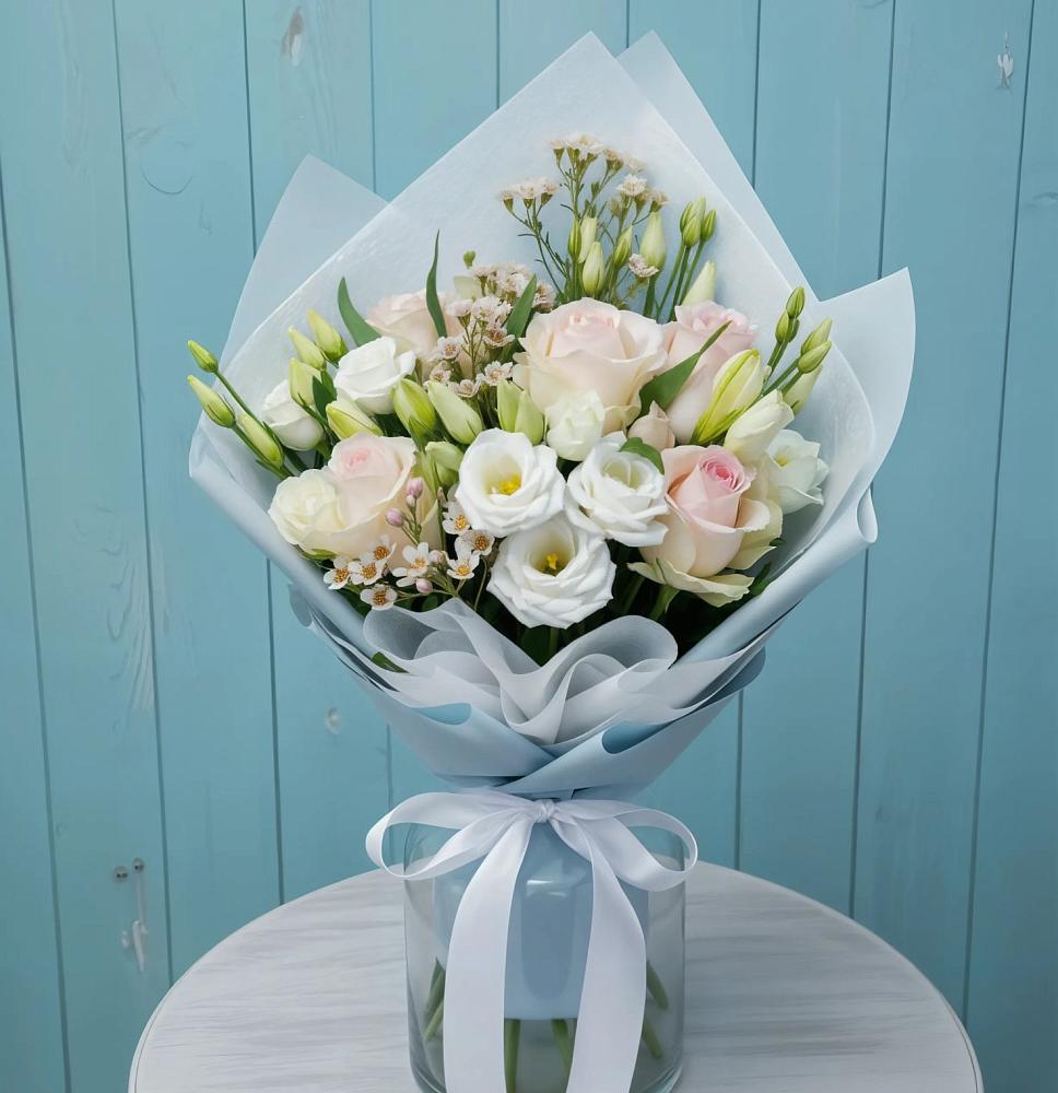 Букет цветов из: Розы и Лизиантусы в Фенино