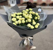 Букет Белые кустовые розы Солинеро в Фенино
