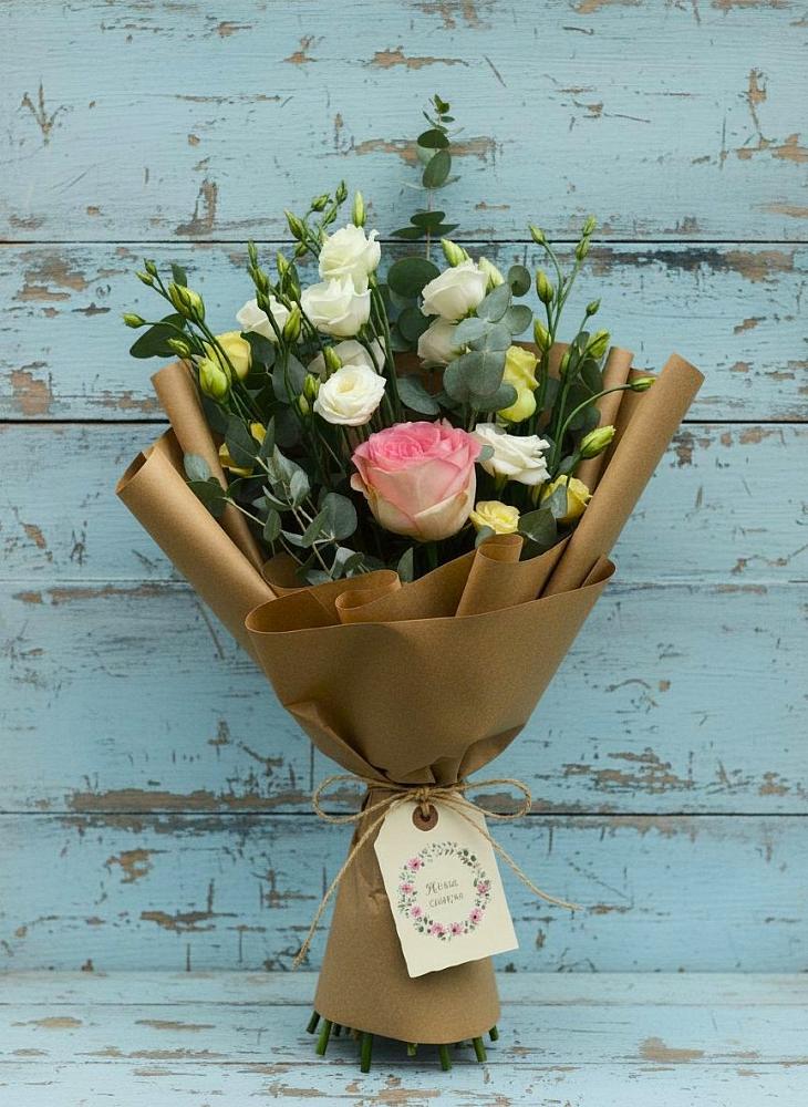 Букет цветов из: Розы и Лизиантусы в Фенино