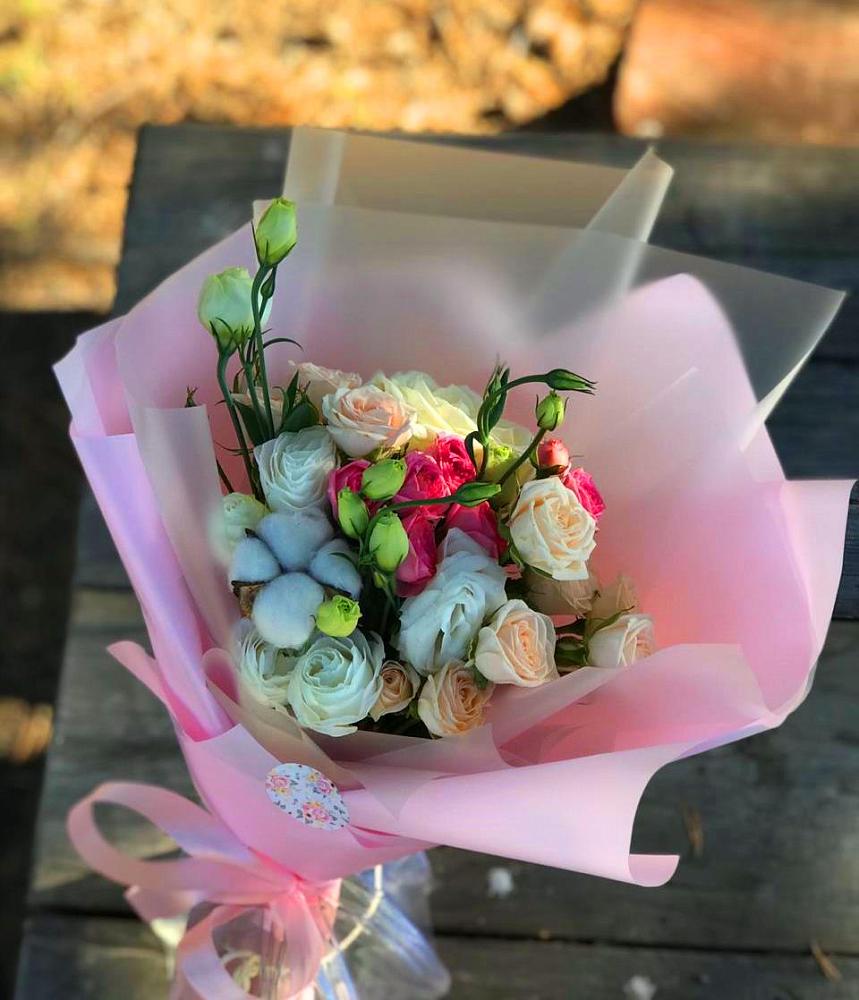 Букет цветов из: Розы и Лизиантусы в Фенино