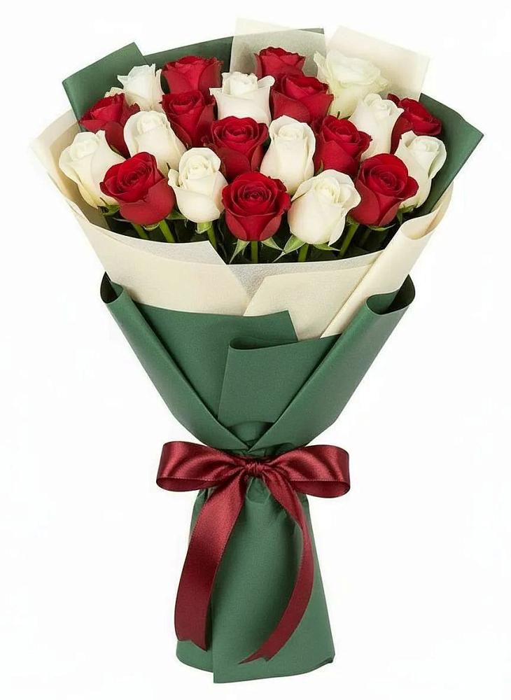 Букет Микс из красных и белых роз в Фенино