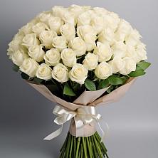 Букет 101 беля роза Белоснежка в Фенино