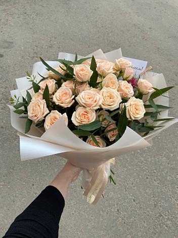 Букет Кремовые розы Латте в Фенино